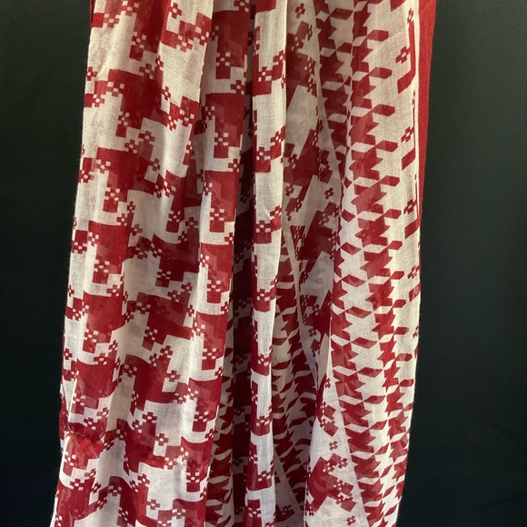 Alabama Houndstooth Scarves - Picture 6 of 6